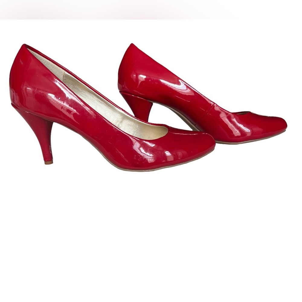 Bandolino Red Patent Pumps Heels Size 6